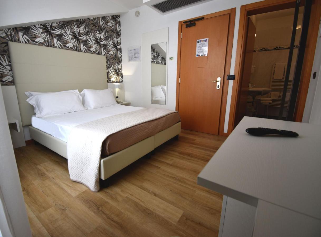 Hotel El Salvador Frontemare Piscina Riscaldata Lido di Jesolo Zewnętrze zdjęcie